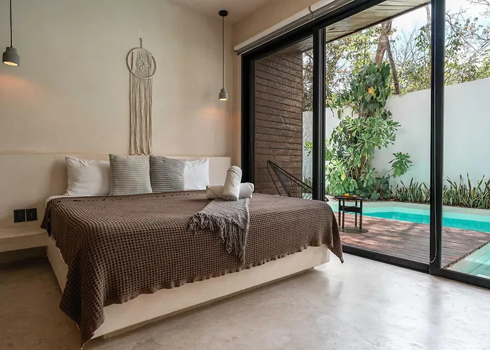 Waterhouse Deluxe Private Pool 10 Pax