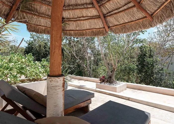 Waterhouse Deluxe Private Pool 10 Pax